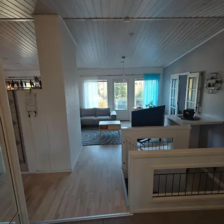 House 4 Km From Center 빌라 로바니에미