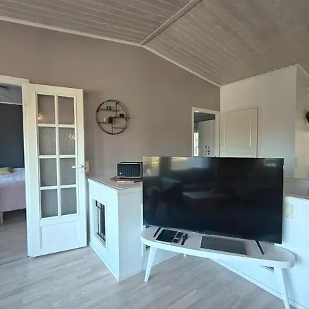 House 4 Km From Center 로바니에미